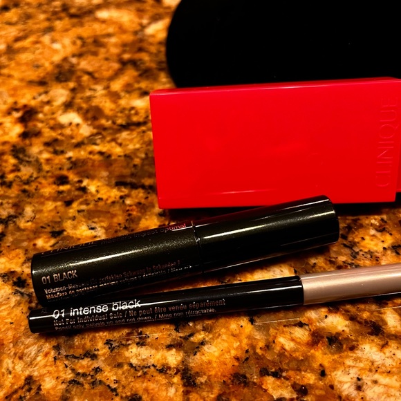 Clinique Makeup and Skin Care Bundle - Picture 3 of 9